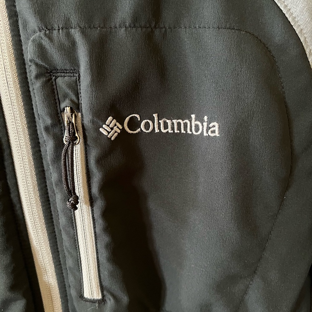 Columbia Softshell Jacket - image 3